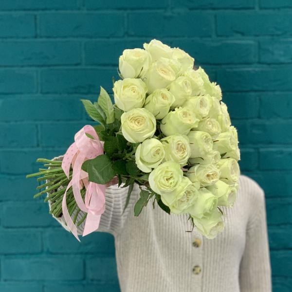 35 пионовидных роз "Изобелла"