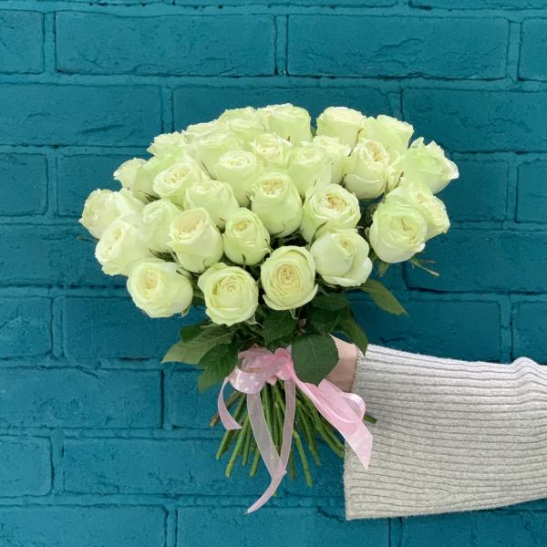 35 пионовидных роз "Изобелла"