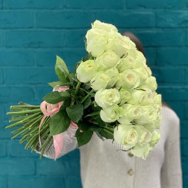 45 пионовидных роз "Аура"