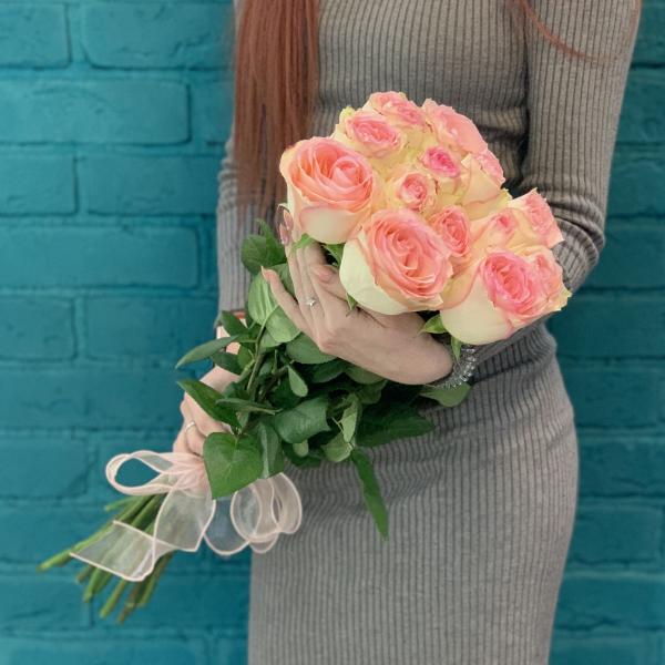 13 розовых роз "Арфа"