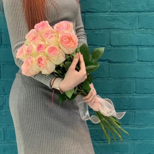 13 розовых роз "Арфа"