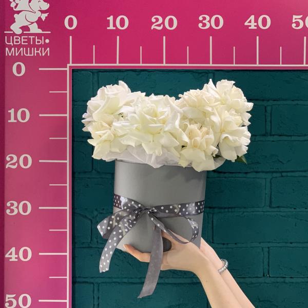 9 белых французских роз "Лебединое озеро"