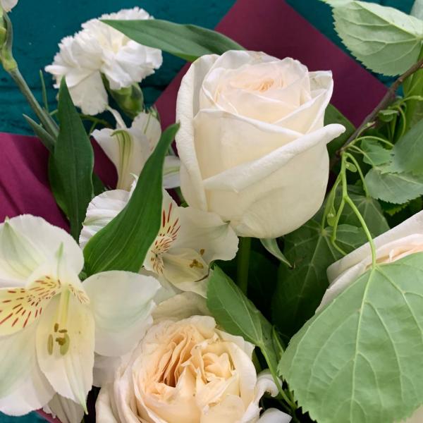   Роза и альстромерия  "Летняя свежесть"