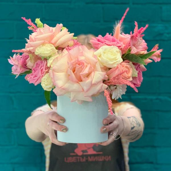 Французская роза и  альстромерия "Нежный всплеск"