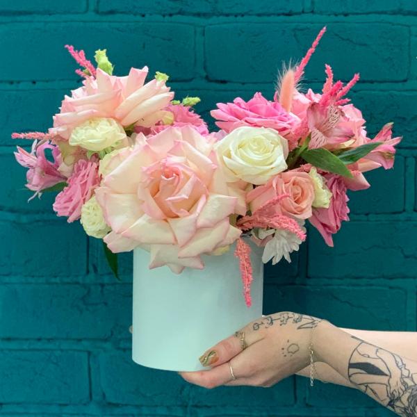 Французская роза и  альстромерия "Нежный всплеск"