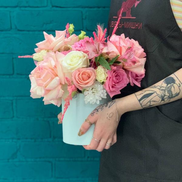 Французская роза и  альстромерия "Нежный всплеск"