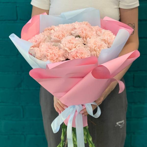 15 розовых гвоздик "Миг любви"