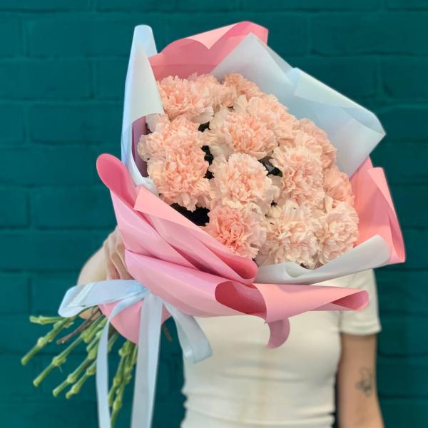 15 розовых гвоздик "Миг любви"