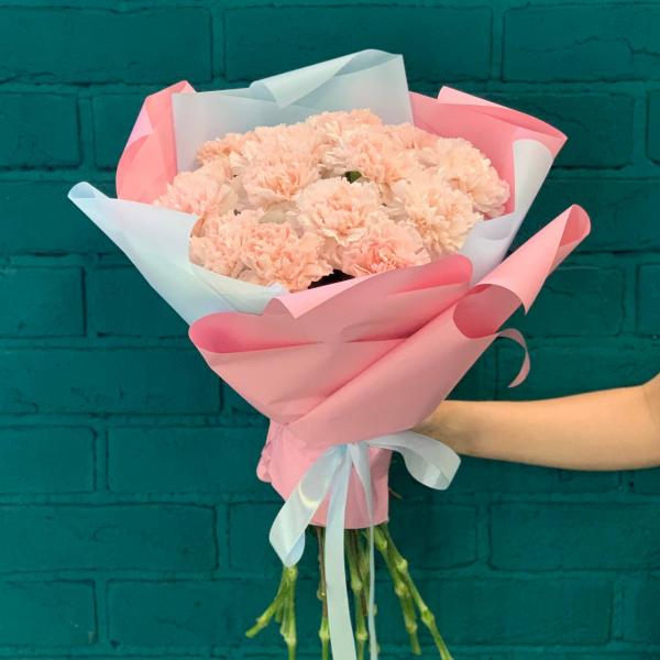 15 розовых гвоздик "Миг любви"