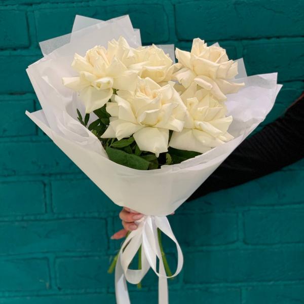  5 белых французских роз "Белоснежный взгляд"