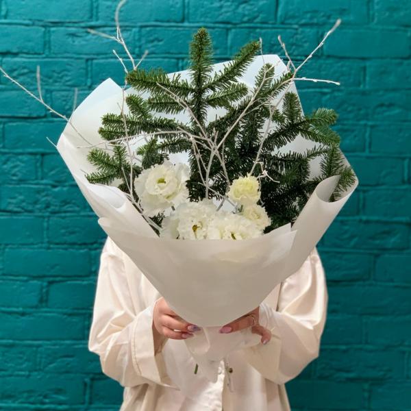 фото Эустомы и нобилис "Новогодний снегопад"