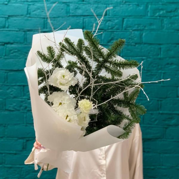 фото Эустомы и нобилис "Новогодний снегопад"