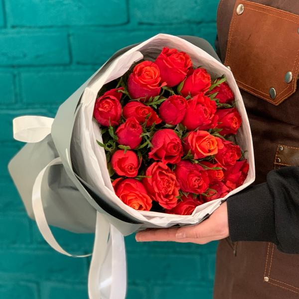 21 роза  “Малина“