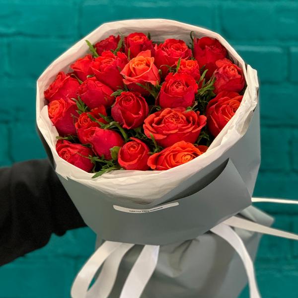 21 роза  “Малина“