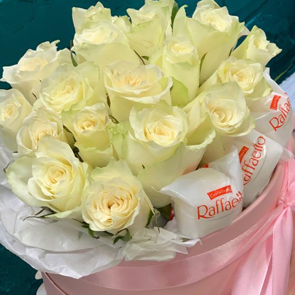 21 белая роза “Милена“