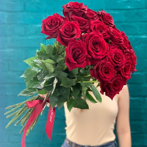 21 красная роза “Сиеста“