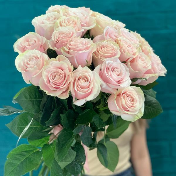 25 розовых роз “Чили“