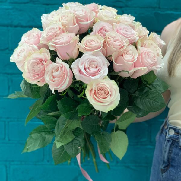 25 розовых роз “Чили“