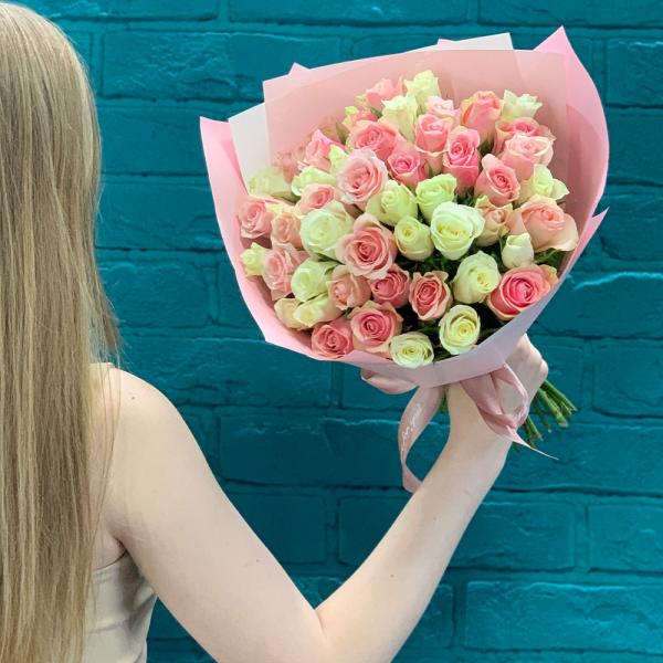 49 роз “Астрид“