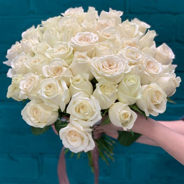 45 белых роз “Этника“