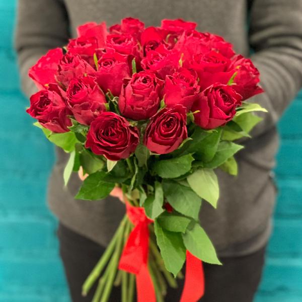 21 красная роза “Алая любовь“
