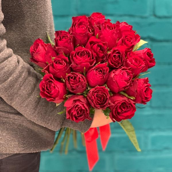 21 красная роза “Алая любовь“