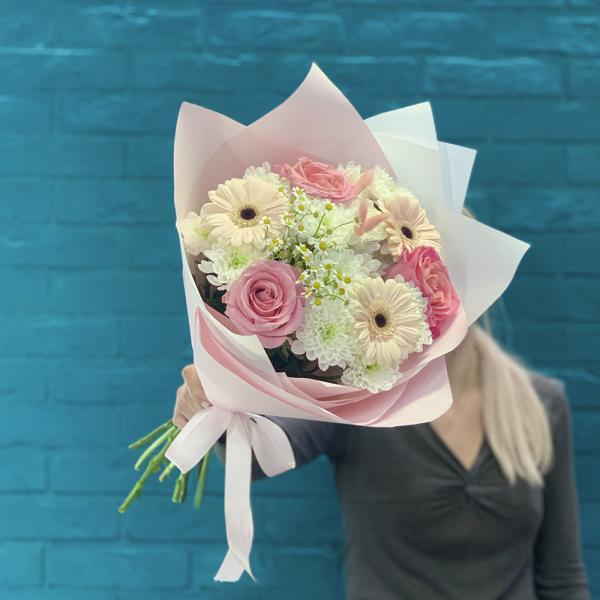 Хризантема и гербера "Послание любви"