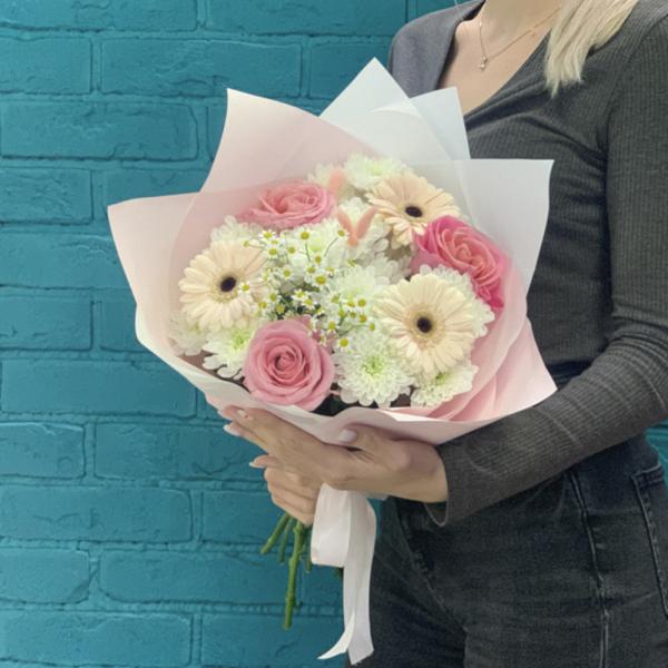 Хризантема и гербера "Послание любви"