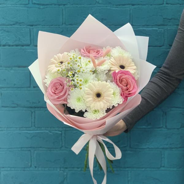 Хризантема и гербера "Послание любви"