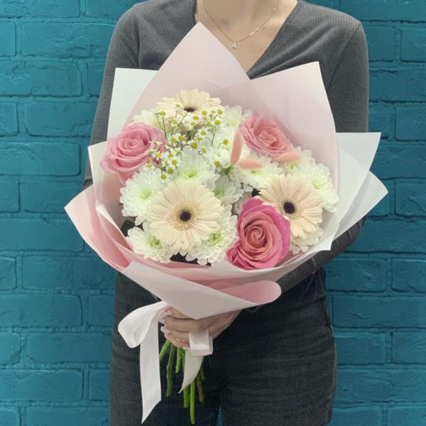 Хризантема и гербера "Послание любви"