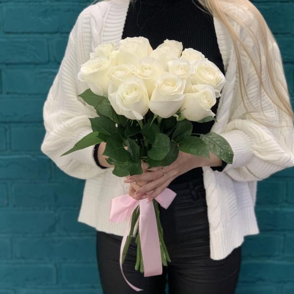 15 белых роз "Белый снег"