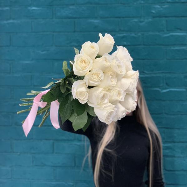 19 белых роз "Снежинка"