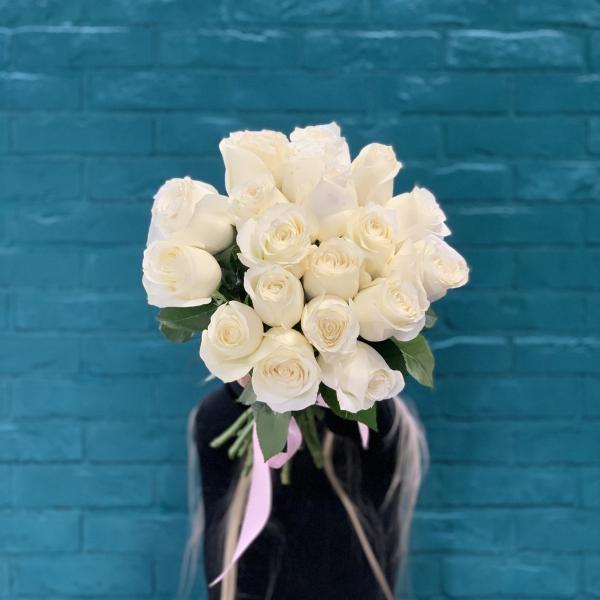 19 белых роз "Снежинка"