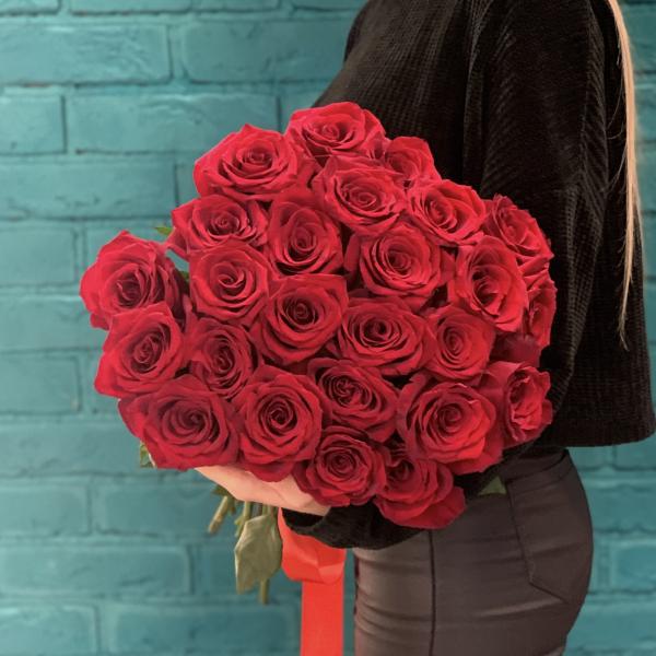 25 красных роз "Страстное признание"
