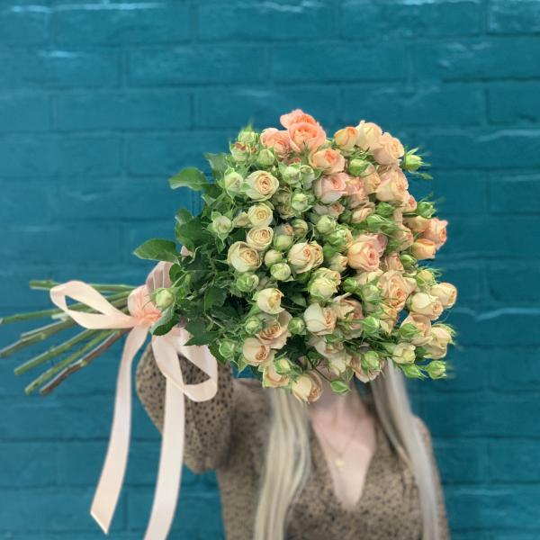 11 кустовых роз "Весеннее чувство"