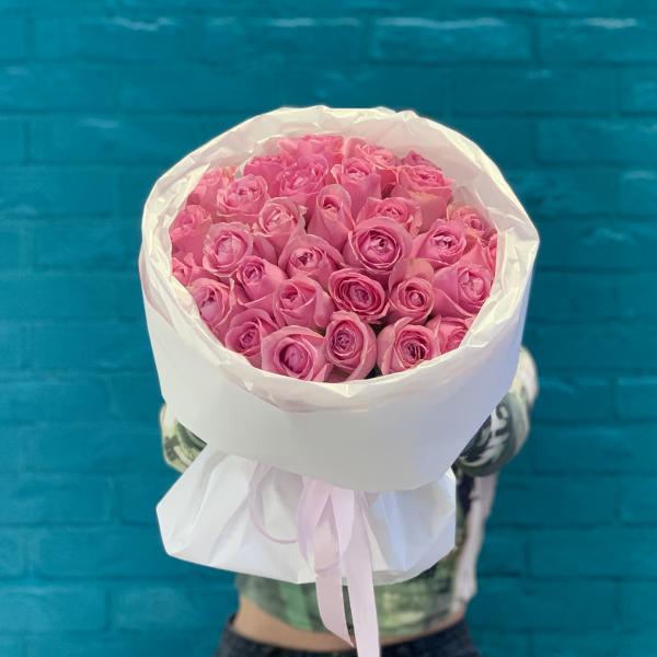 33 розовые розы "Грёзы"