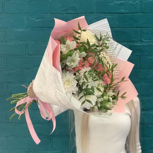 Роза и альстромерия "Харли"