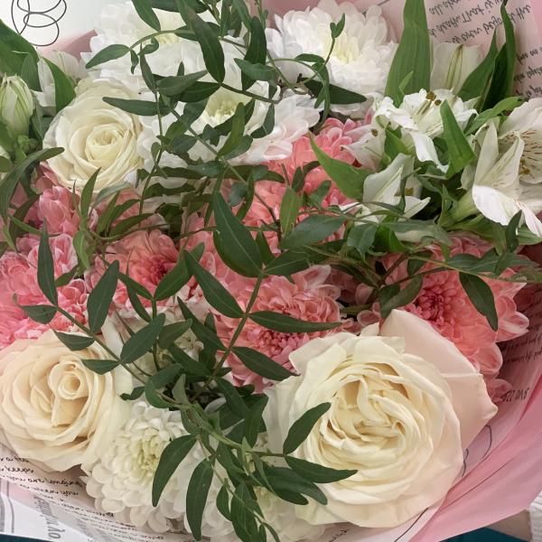 Роза и альстромерия "Харли"